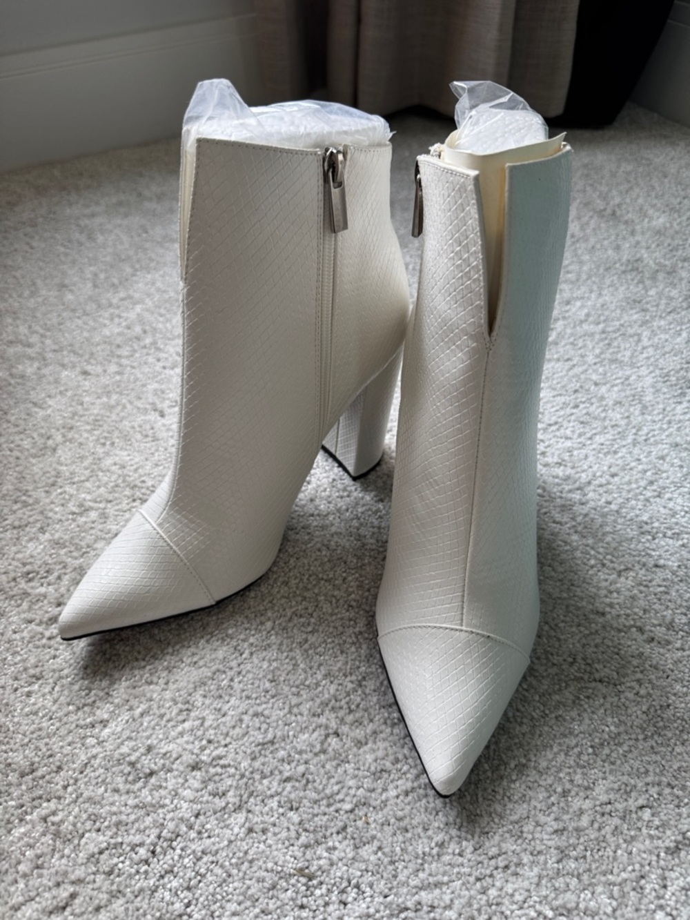 Qupid White Snake Textured Pointed Toe Heeled Ankle Boots